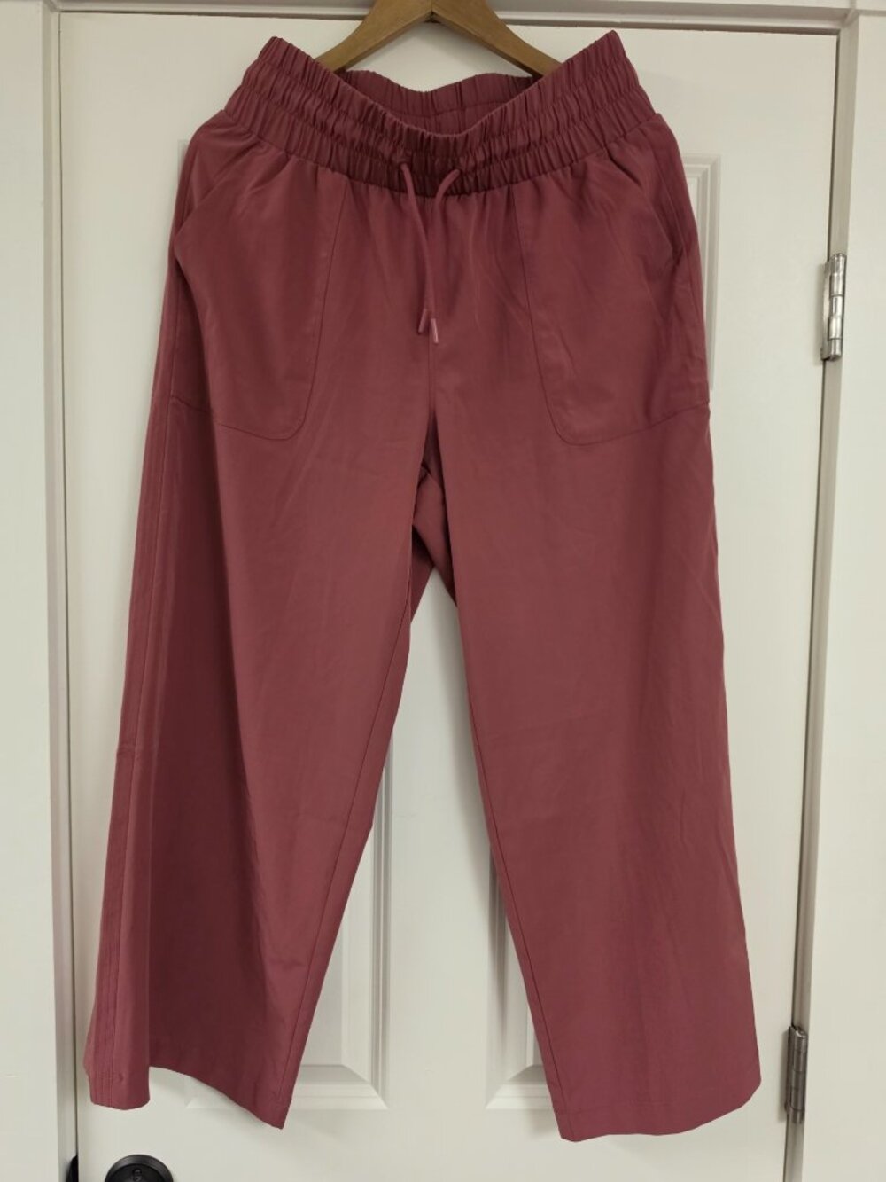 Women's Pants with relaxed fit, elastic waistband, quick dry fabric, size M